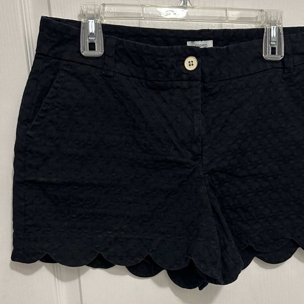 Crown & Ivy Black Scalloped High Waist Shorts - Picture 3 of 7